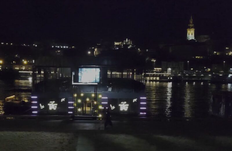 Beograd nudi splavove i klubove s muzikom, zabavom i atmosferom koja traje do zore.